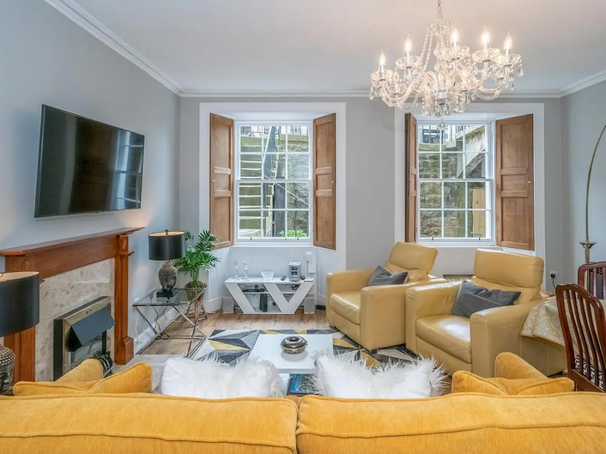 Pass The Keys Superb 3Beds House In Chic Area Of The City Centre Edinburgh