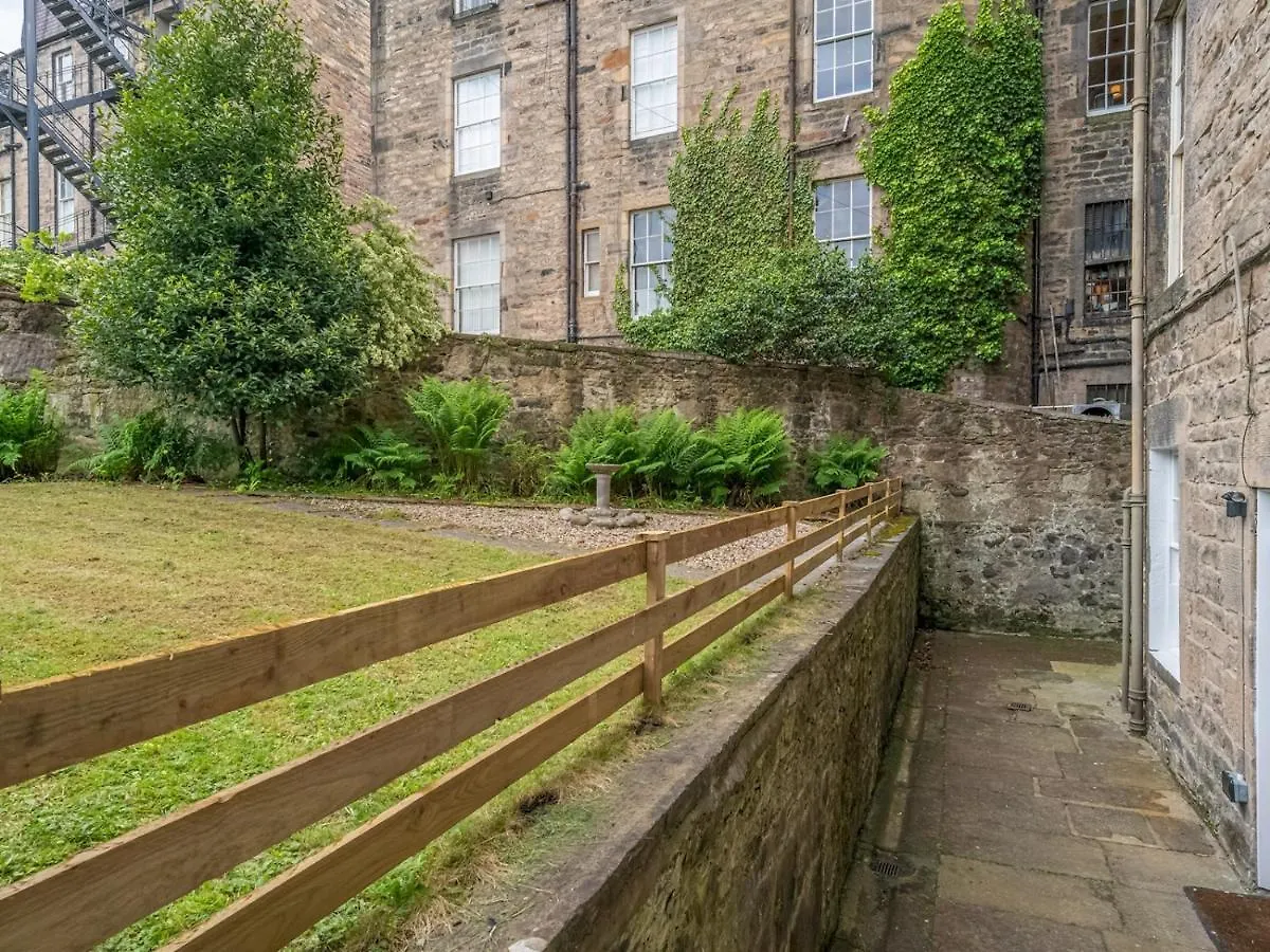 Holiday home Pass The Keys Superb 3Beds House In Chic Area Of The City Centre Edinburgh