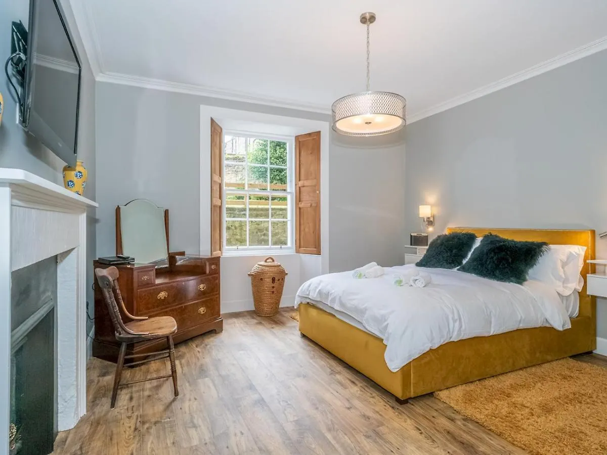 Pass The Keys Superb 3Beds House In Chic Area Of The City Centre Edinburgh Holiday home